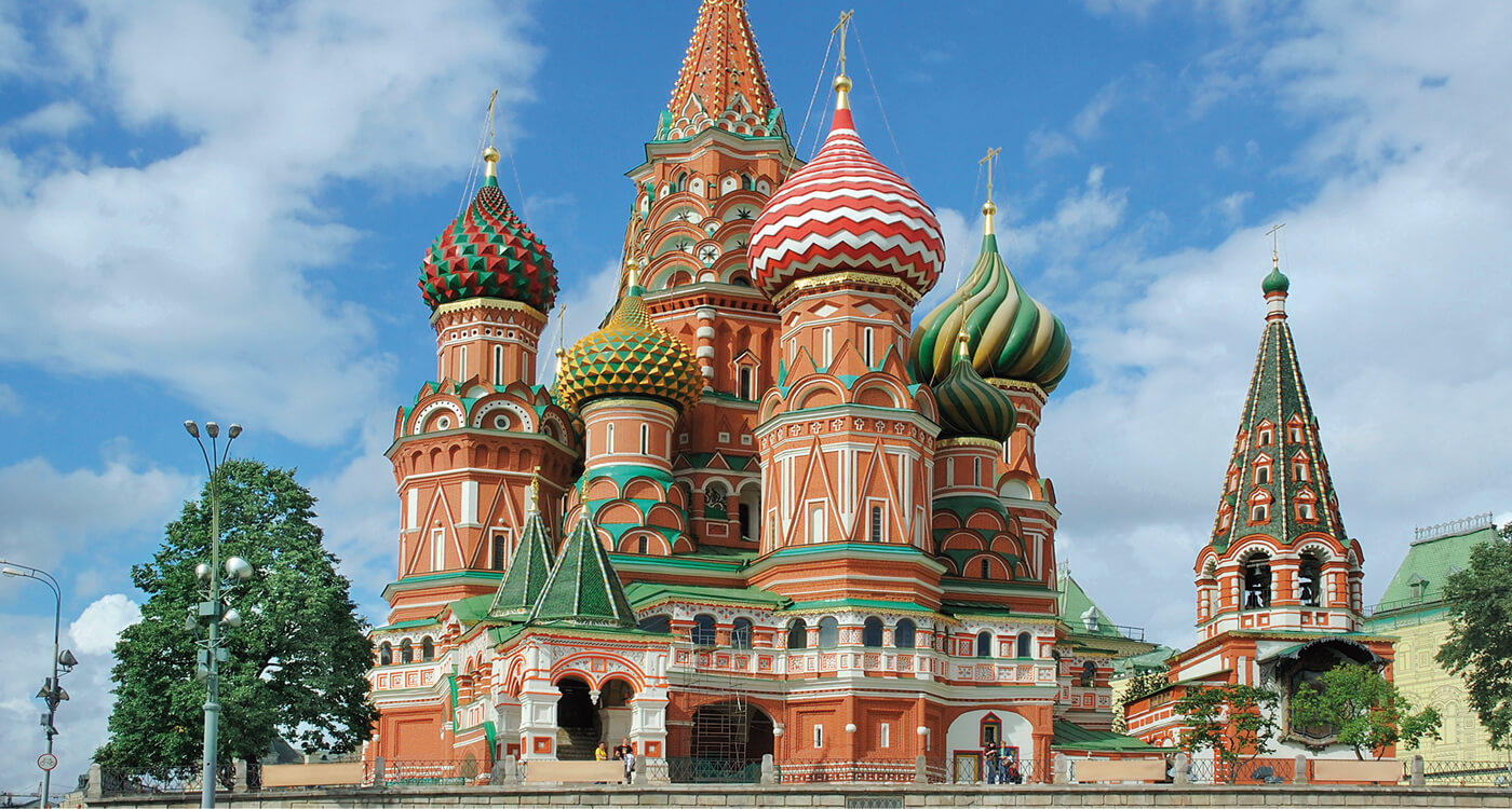 Edles Capagold ziert die Basilius-Kathedrale in Moskau
